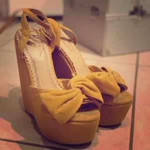 Shoedazzle wedges